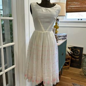 VINTAGE Party or Wedding Dress in Creamy White